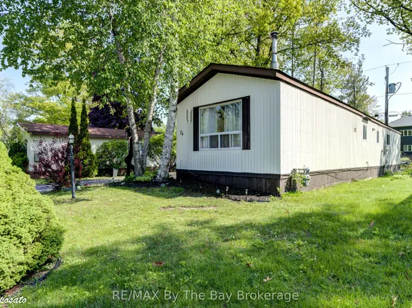 76 Georgian Glen Dr, Wasaga Beach, ON L9Z 1K8