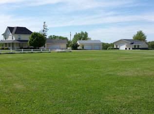 1507 Early Stagecoach Rd, Manchester, IA 52057