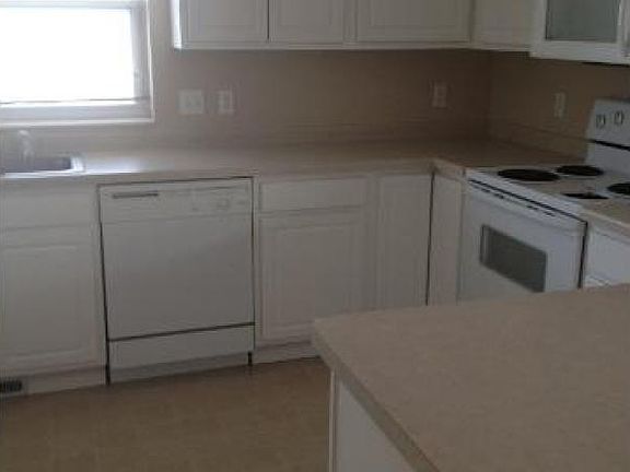 5th image of 3474 Autumn Woods Dr