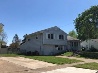 9 Winding Way Rd, Stratford, NJ 08084