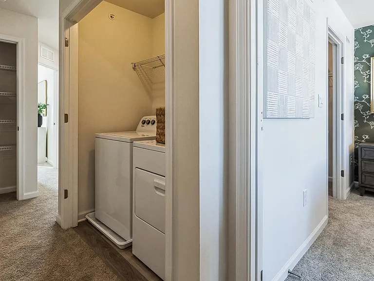 178 Bell Ct — Photo 37