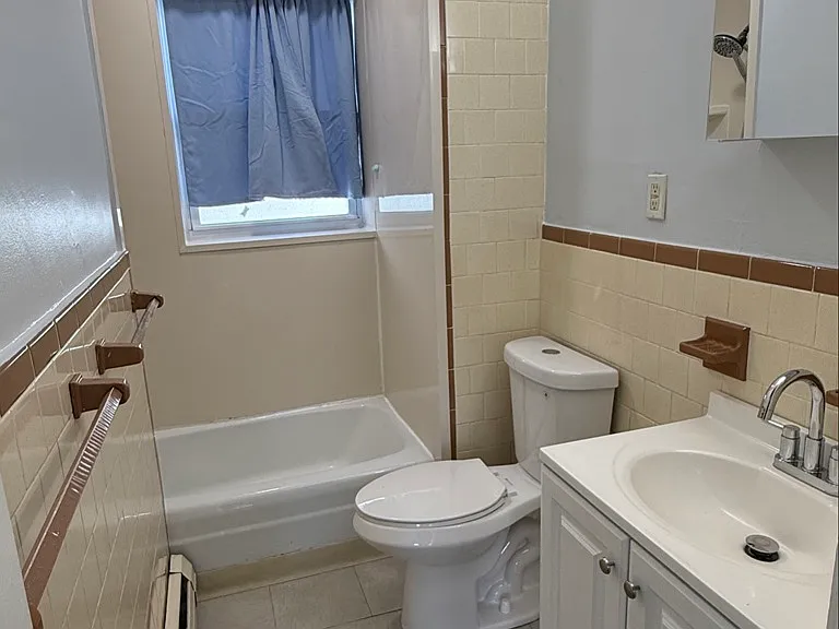 27 Carleton Ave #2 — Photo 9