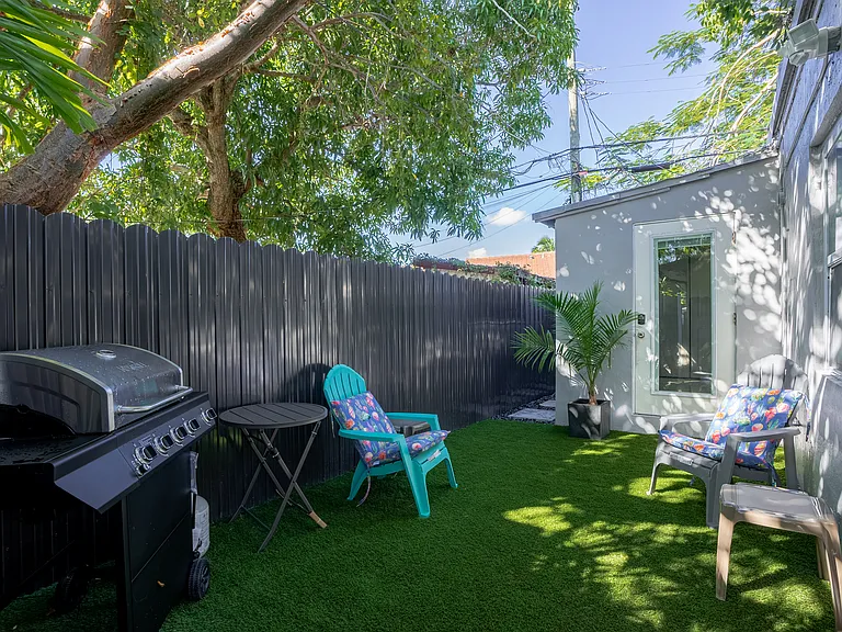 3509 SW 25th Ter — Photo 5