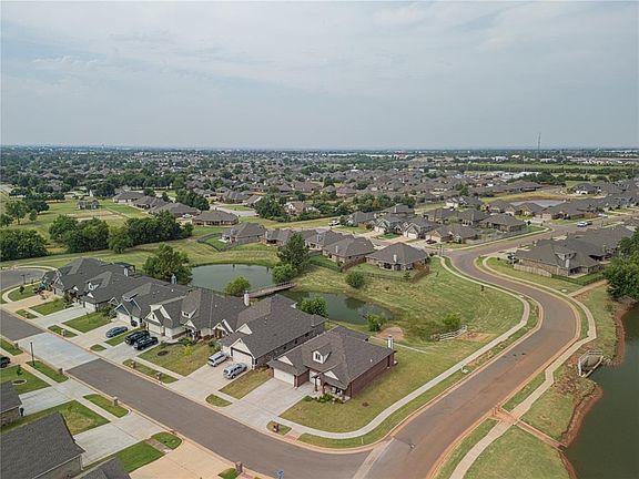 5th image of 3329 Lola Ct