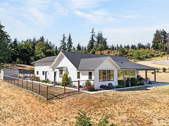 3rd image of 2115 Chinook Ridge Lane