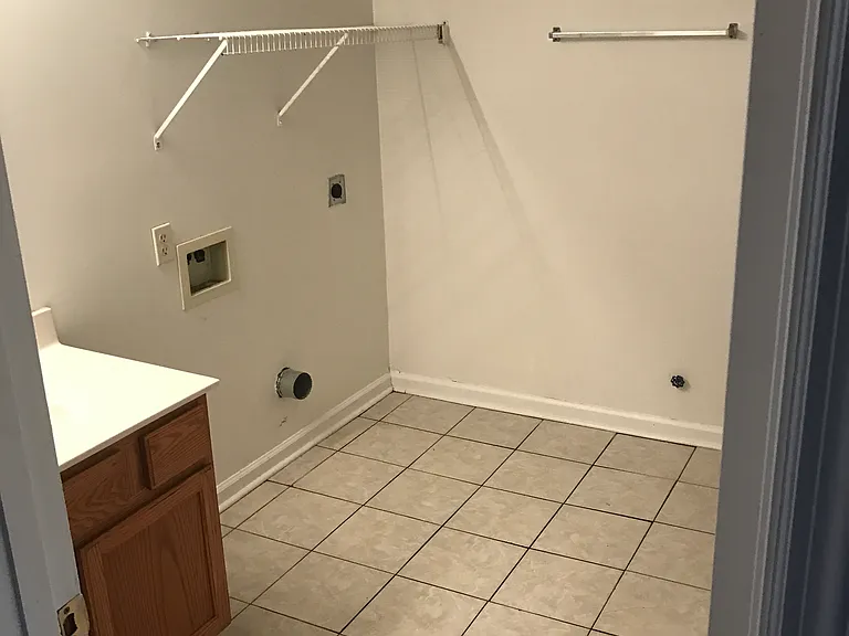 812 Barry Ct #1 — Photo 8