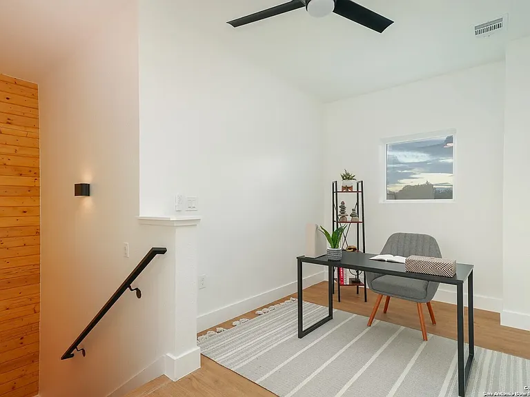 511 S Olive St #102 — Photo 17