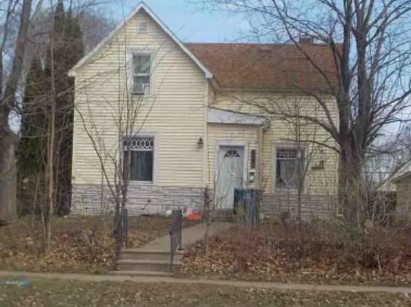 161 Haskell St E, West Saint Paul, MN 55118
