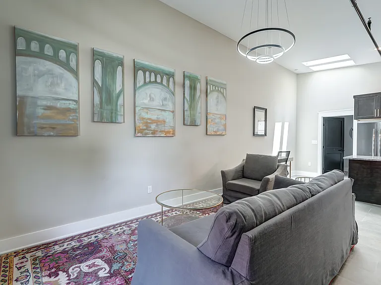 1523 W Cary St #1 — Photo 8