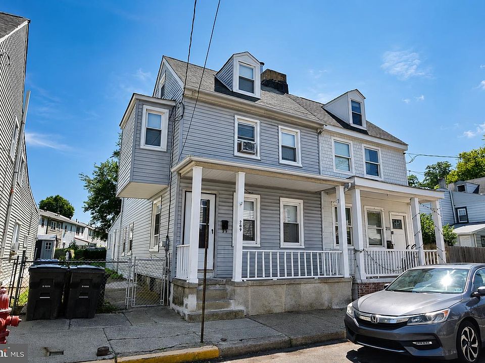 1st image of 209 York St