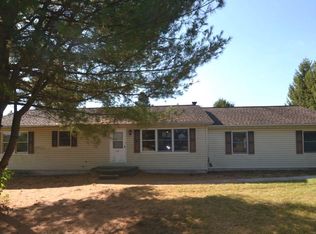 685 Hanover St, New Oxford, PA 17350