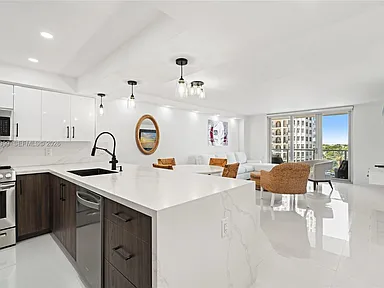 5701CollinsPH