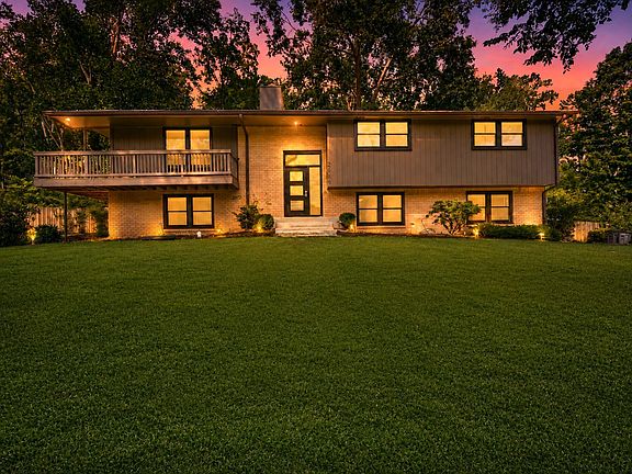 2nd image of 2010 Sunny Side Dr