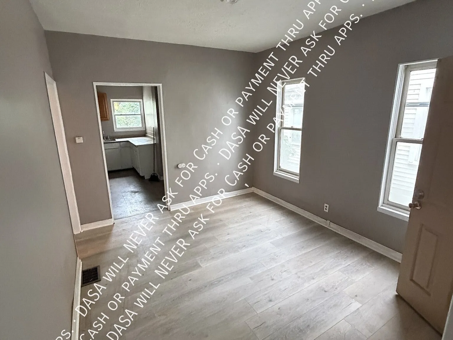 338 Tremont St Lower - 3 Bed / 1 Bath — Photo 2