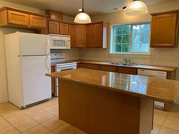 3rd image of 42-44 W Pointe Dr #9250D0425