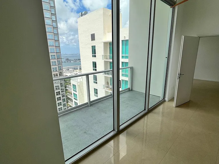 300 S Biscayne Blvd #4003 — Photo 21