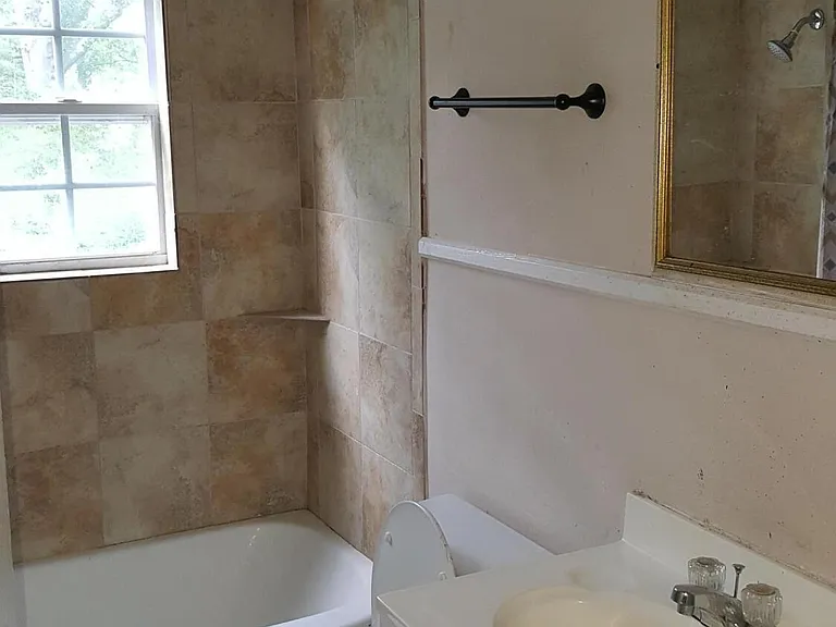 327 Decelle St #A — Photo 12