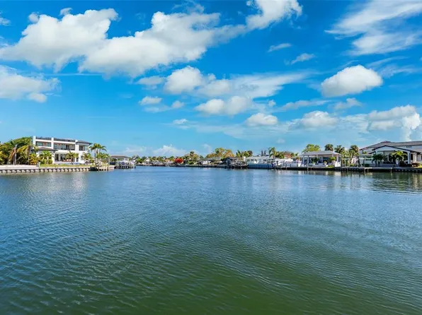 3906 Versailles Dr, Rocky Point, FL 33634