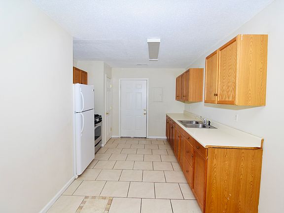 4th image of 702 Levin Ave #720