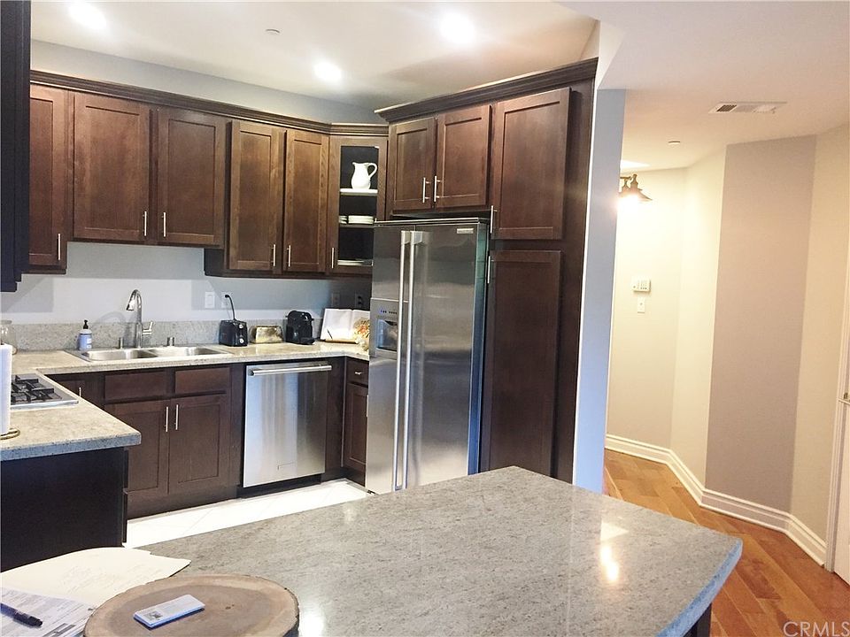 1st image of 4424 Whitsett Ave APT 203
