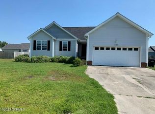 205 Oak Ridge Ln, Holly Ridge, NC 28445