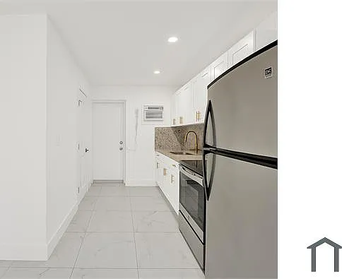 5807 SW 25th St #7 — Photo 8