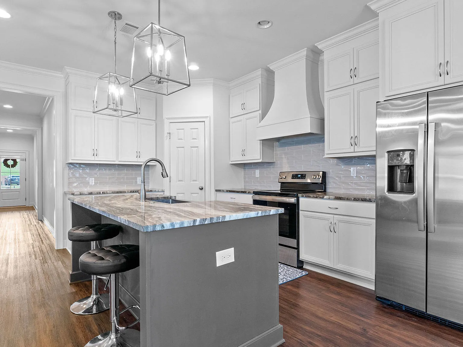 4 bed, 2123 sqft, $2,800 — Photo 4
