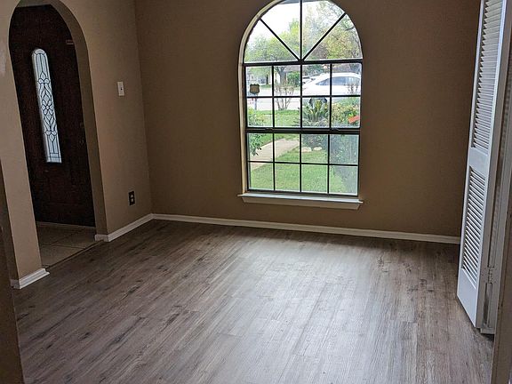 5th image of 4802 Oakfield Way