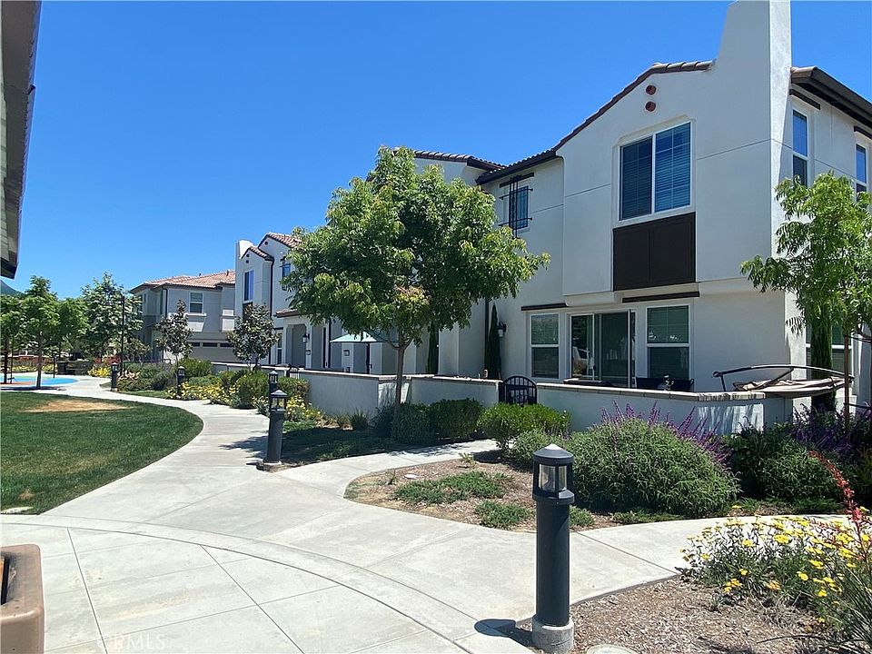 1st image of 30365 Town Square Dr