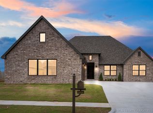 11416 S Oak Ct, Jenks, OK 74037