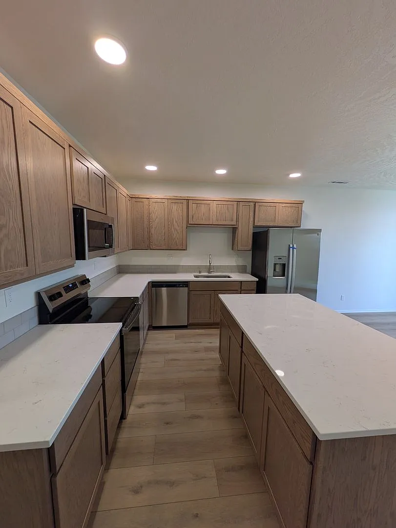 Brand New Townhome! — Photo 2