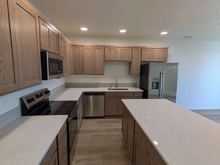 6340 W 36th Pl — Photo 2