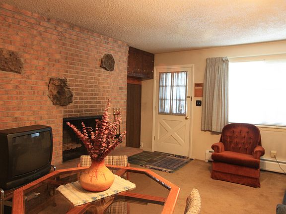 4th image of 382 Hi Country Dr #103
