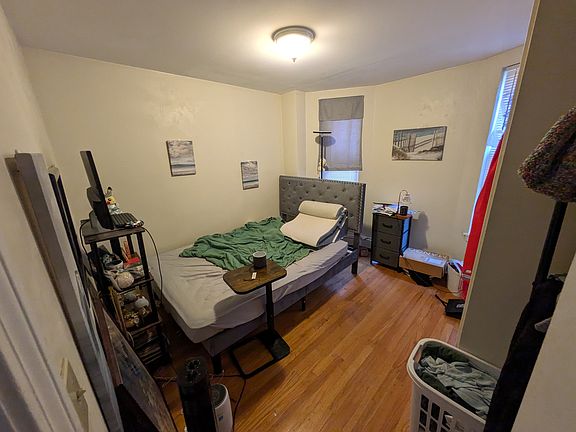 3rd image of 56 Norfolk St