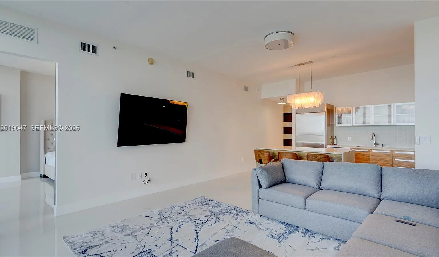 1 bed, 2.0 bath, 1146 sqft, $6,498 — Photo 3