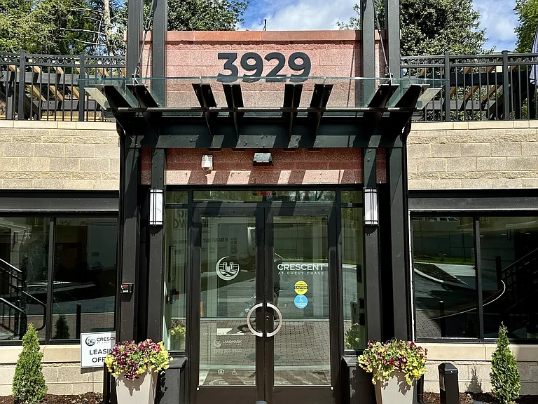 Crescent at Chevy Chase — Photo 12