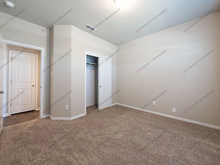 1242 Lakeway Crossing Dr — Photo 12