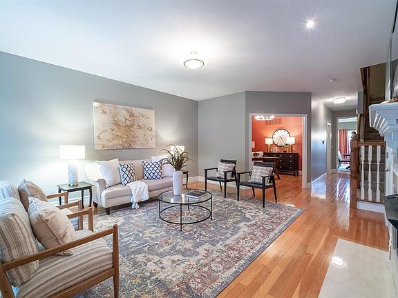 5th image of 271 McCullough Ave
