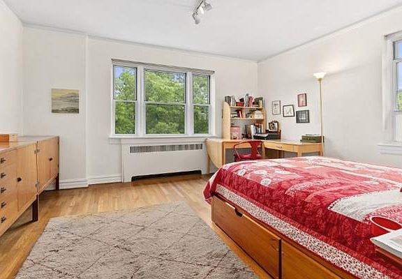 3rd image of 474 W 238th St APT 5G