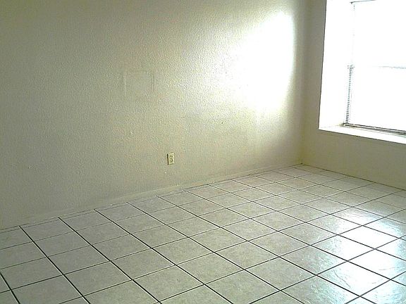 2nd image of 3001 E Glen Dr APT A
