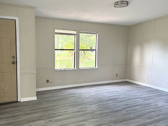 4th image of 2376 Case Ln #1