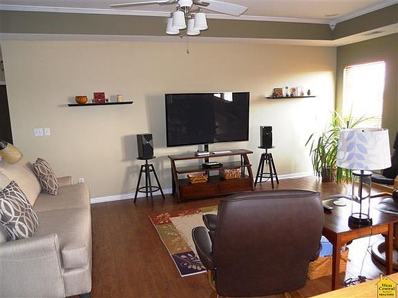 4th image of 1002 Orchid St