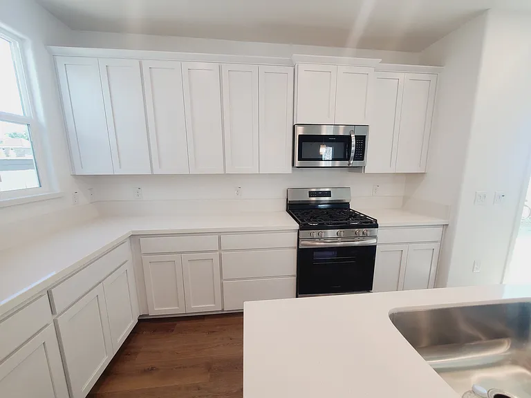 2194 Grady Cir — Photo 5
