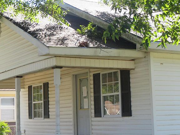 2nd image of 802 E 7th St