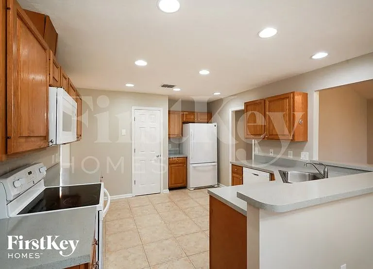 1691 Ponce De Leon Ct — Photo 6