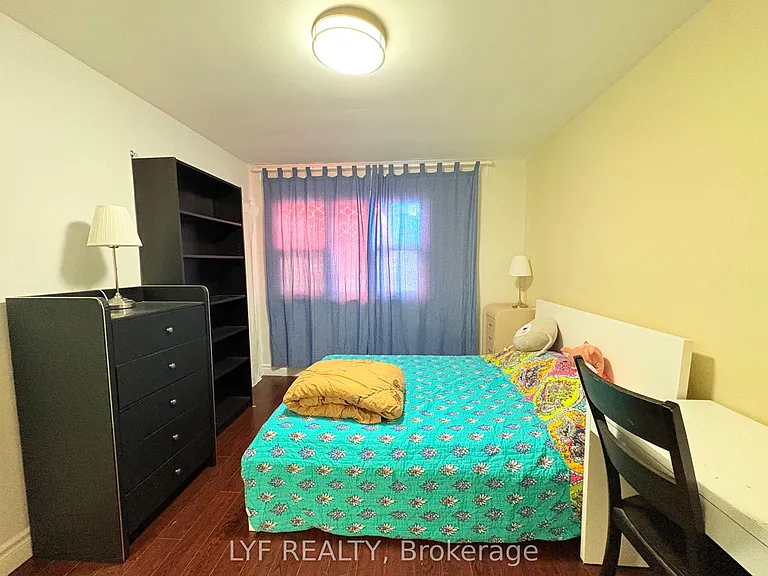 22 Ivordale Cres #A — Photo 12