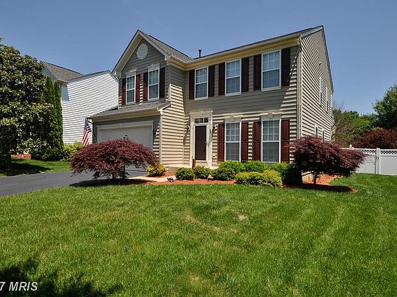 4th image of 85 John Ct
