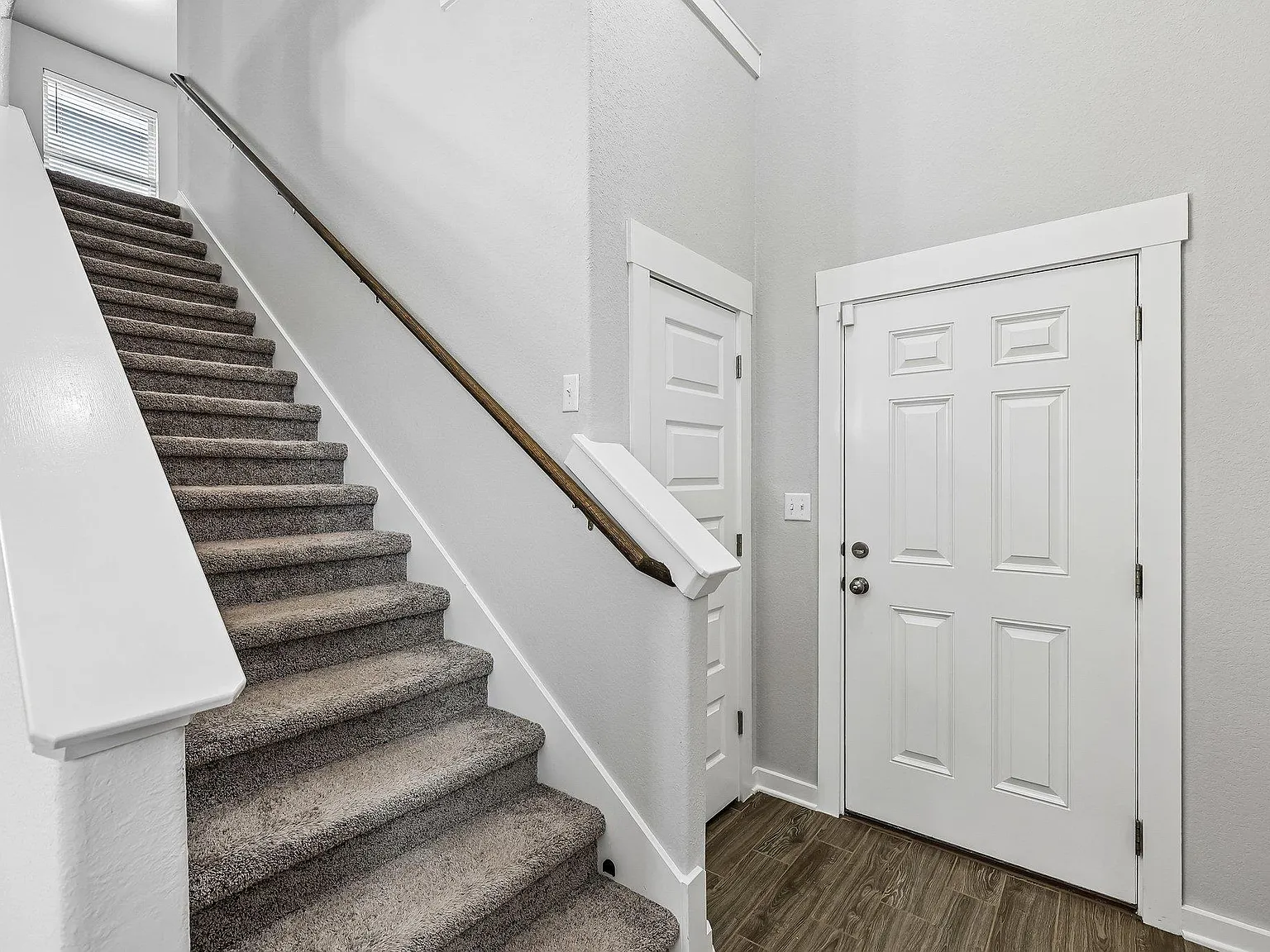 4 bed, 2.5 bath, 2250 sqft, $2,000 — Photo 4