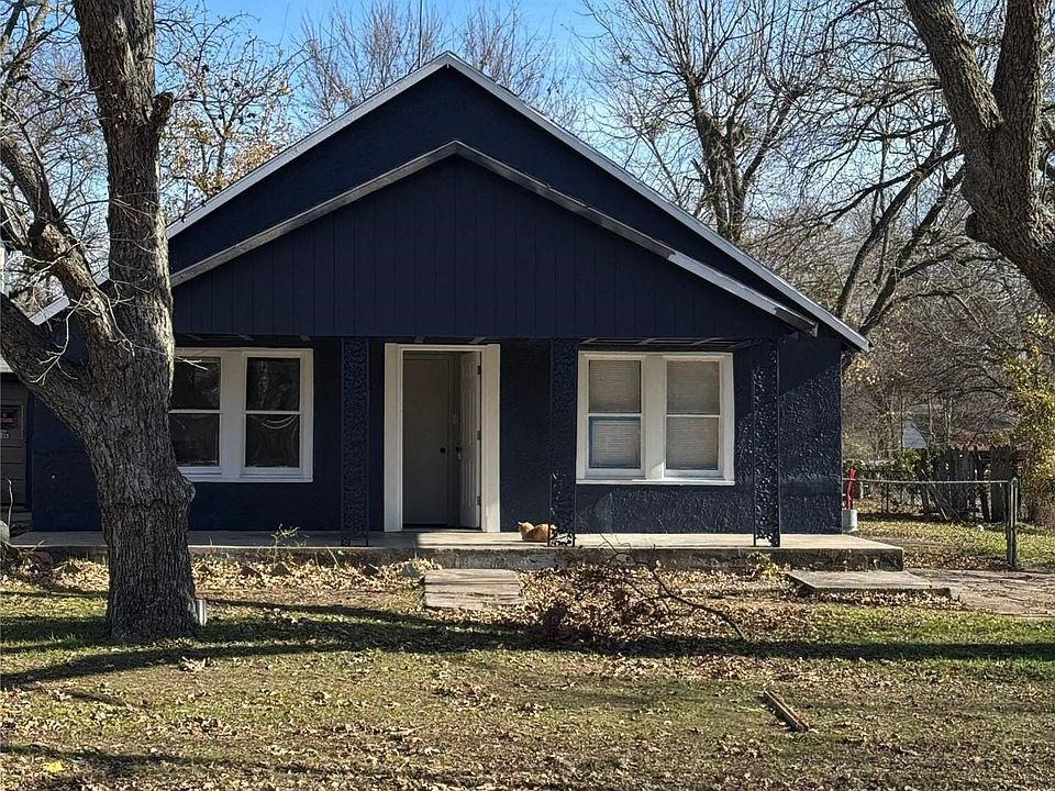 1st image of 1132 C St SE