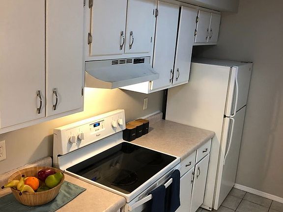 4th image of 23 Ironwood Ct